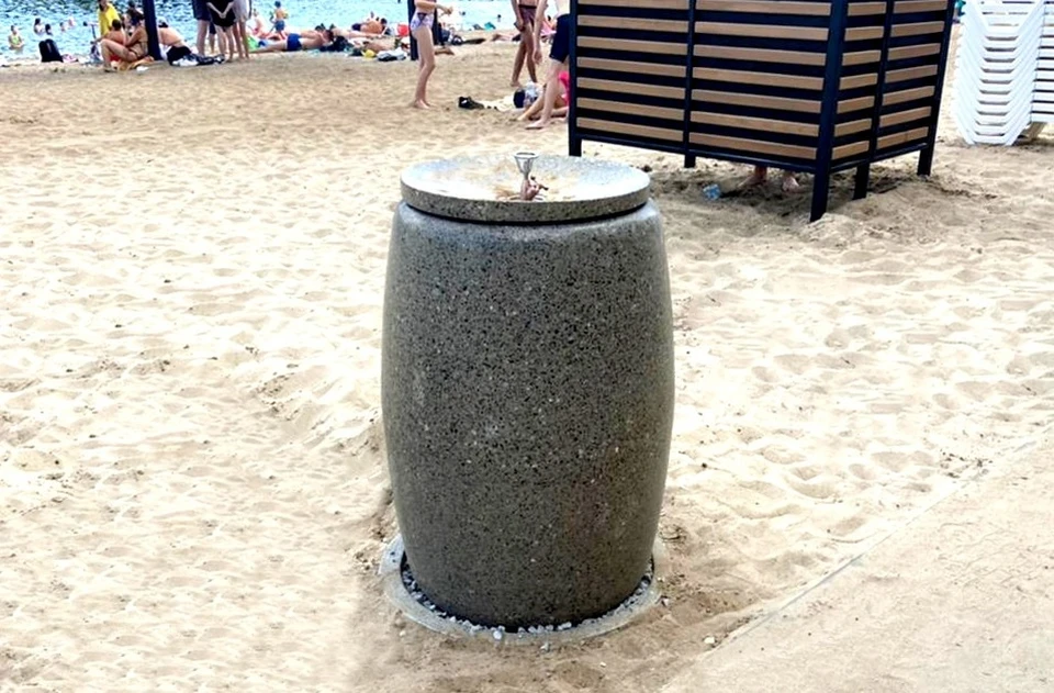 На Центральном пляже Липецка установили питьевые фонтанчики и раздевалки