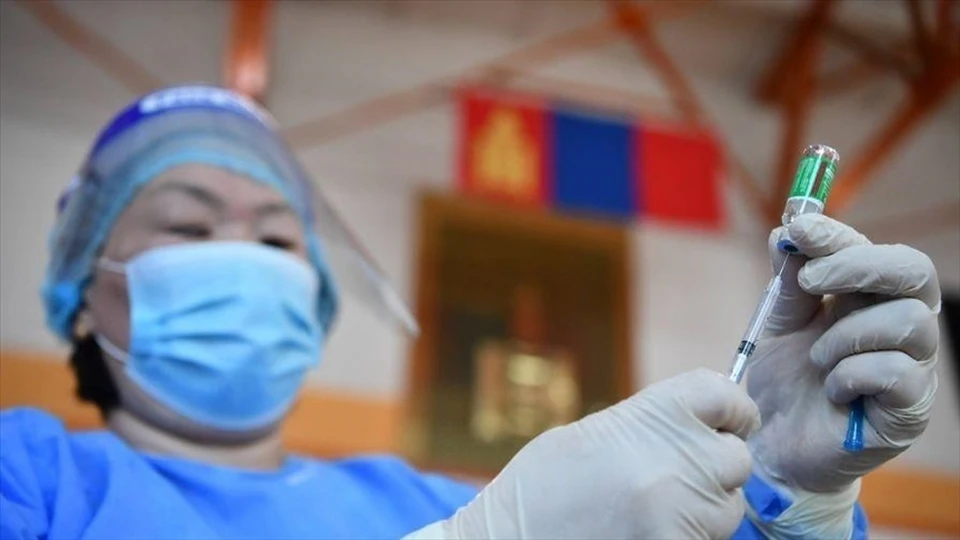 В Бишкеке открыли еще один временный прививочный пункт.
