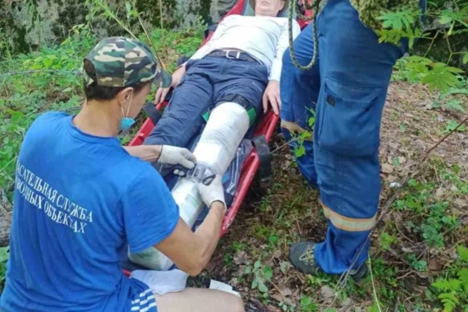 Упавшего в расщелину туриста спасли спасатели в Шелеховском районе