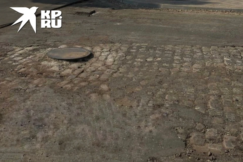 Вот такой "сюрприз" нашли на дороге строители