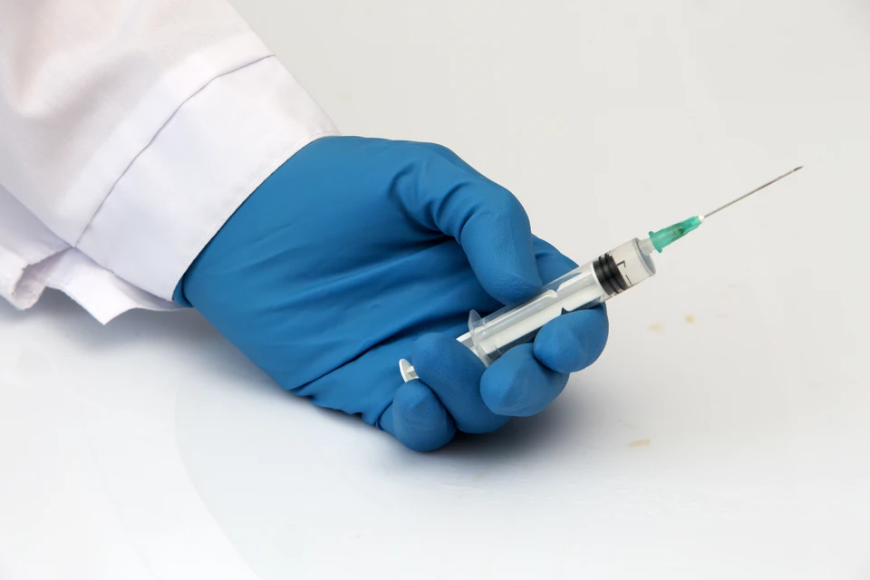 Минздрав РФ рекомендовал "Cпутник V" для вакцинации всех онкопациентов