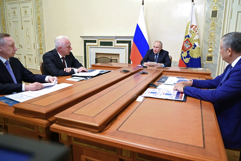 Владимир Путин провел совещание о развитии Петербургского транспортного узла. Фото: Алексей Никольский/пресс-служба президента РФ/ТАСС
