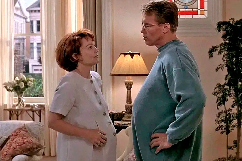 Фраза "беременные люди", по мнению руководства Гарварда не оскорбляет трансгендеров. Фото: кадр из фильма "Беременный".
