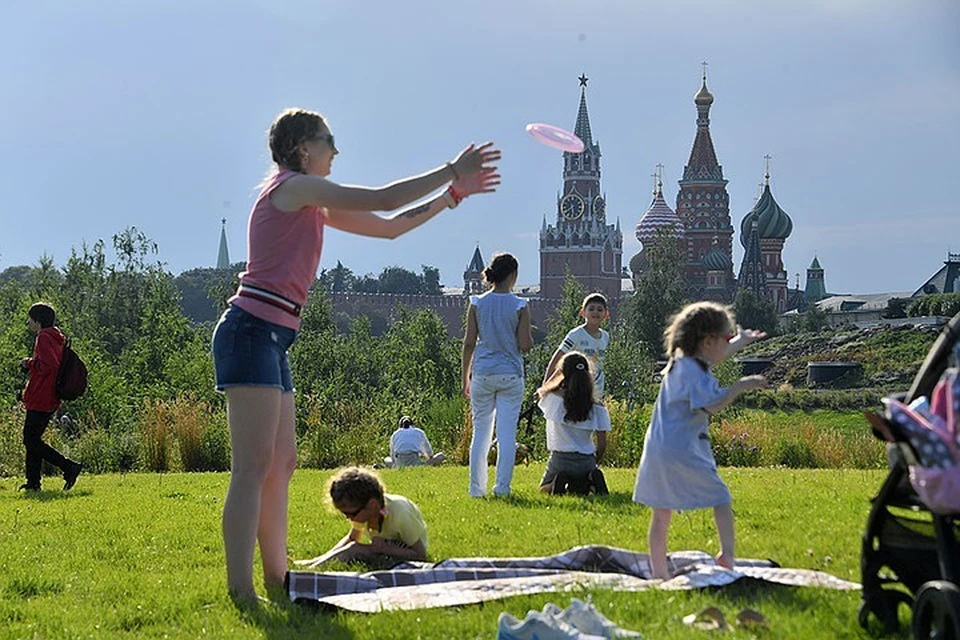 Москвичам пообещали теплый сентабрь