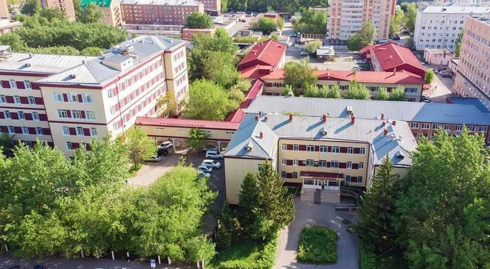 Из окна тюменского моногоспиталя выпал мужчина и разбился. Фото: Яндекс.Карты.