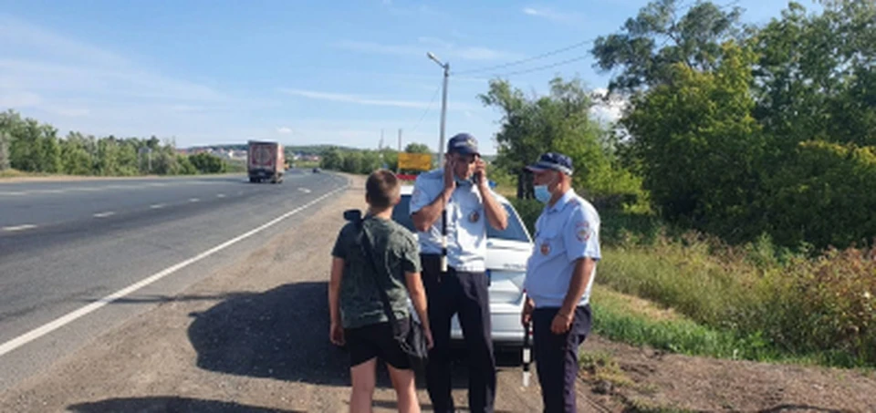 Сотрудники ДПС помогли мальчику попасть домой