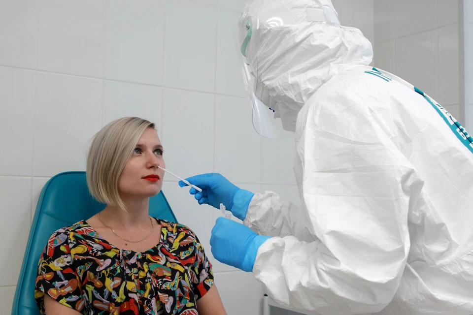 Более трети жителей Москвы и Петербурга поддержали всеобщее тестирование на коронавирус