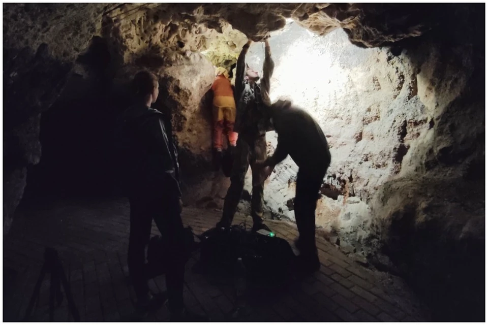 Под землей идет работа по обустройству экскурсионного маршрута. Фото: Tavrida cave/Пещера Таврида/VK