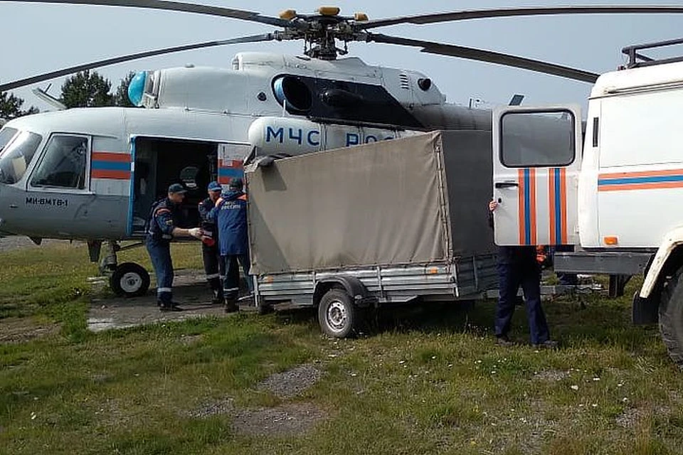 Специалисты выдвинулись к месту крушения вертолета с туристами. Фото: ГУ МЧС России по Камчатскому краю.