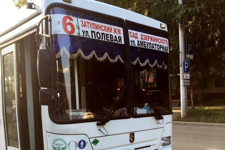 Очевидцы утверждают, что водитель не оказал первую помощь пожилой пассажирке.