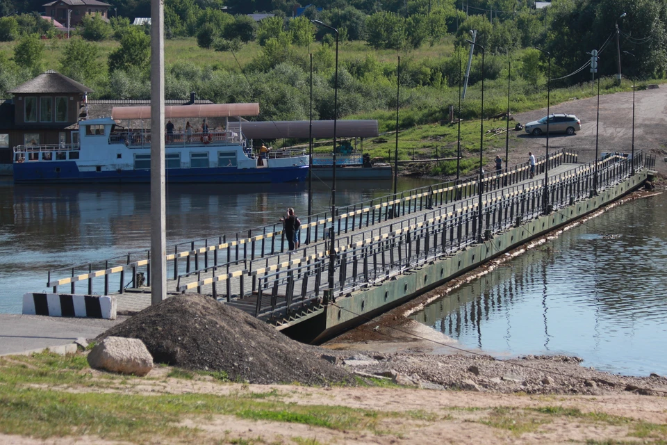 Понтонный мост в Калуге.