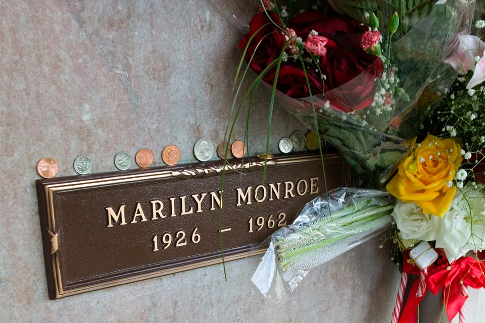 Могила Мэрилин Монро на калифорнийском кладбище Pierce Brothers Westwood