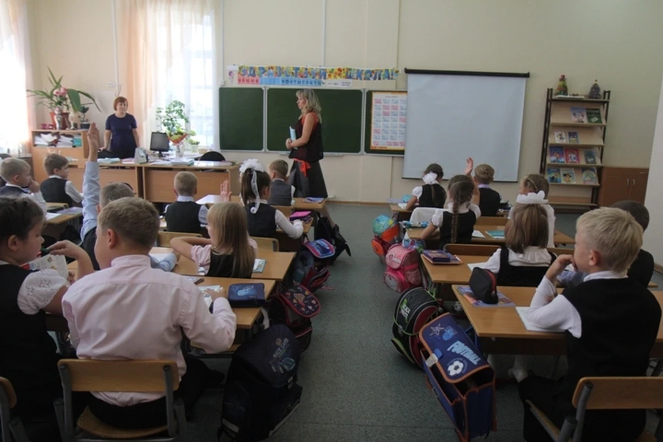 Заявления на выплаты к учебному году еще не подали на 28 тысяч школьников Иркутской области.