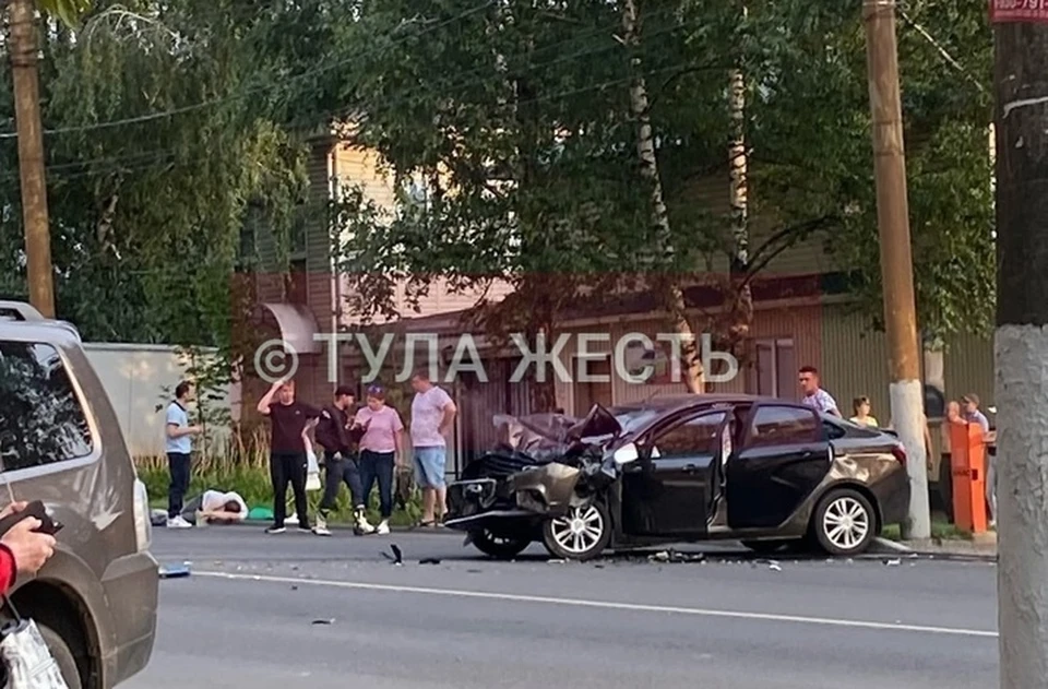 Водитель и пассажир «Лады» госпитализированы. Фото: "Тула Жесть"