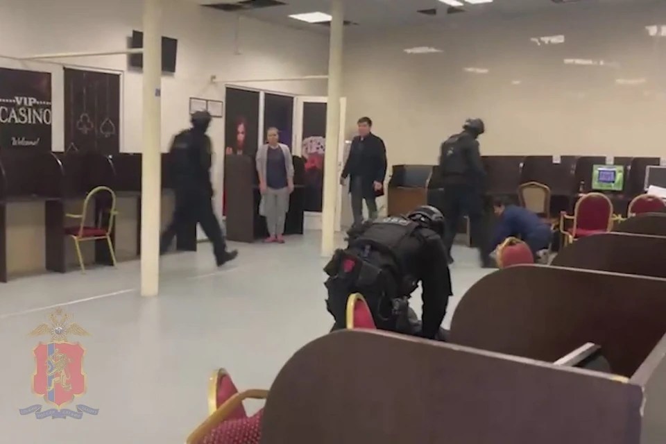 В Норильске полиция накрыла подпольное казино. Стоп-кадр видео МВД