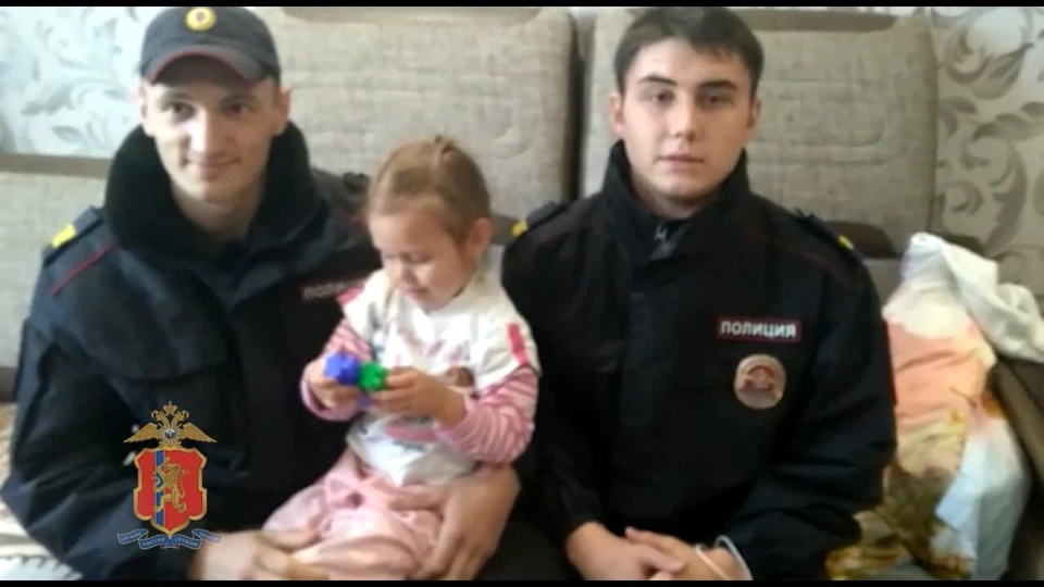 Полиция нашла ребенка. Хабаровск Углянская полиция нашла ребенка. Арарат Оганесян Красноярский край полиция. Трехлетняя девочка борется с бандитами.