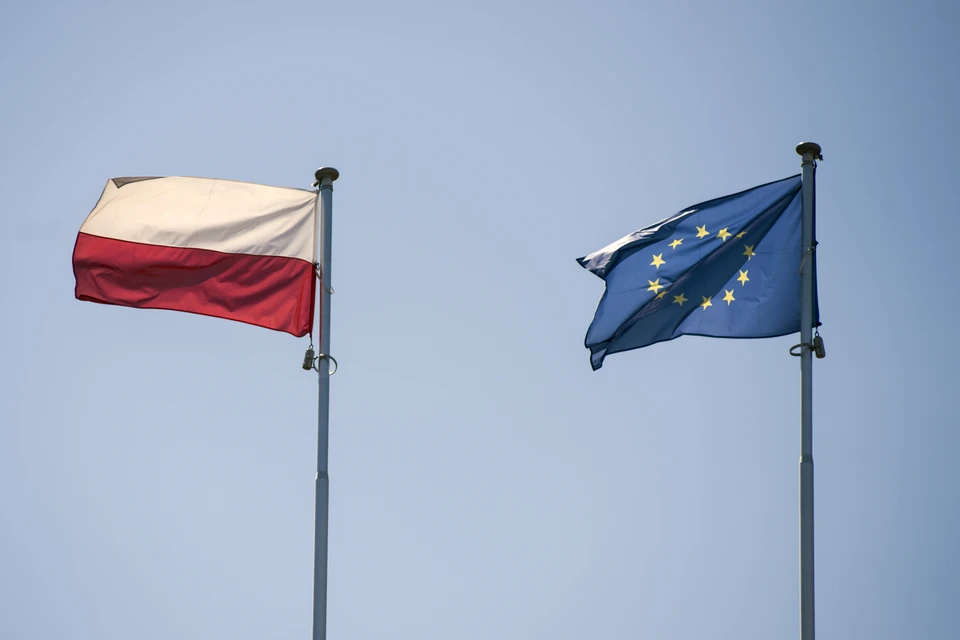 ЕК потребовала ввести санкции против Польши из-за нарушений прав судей