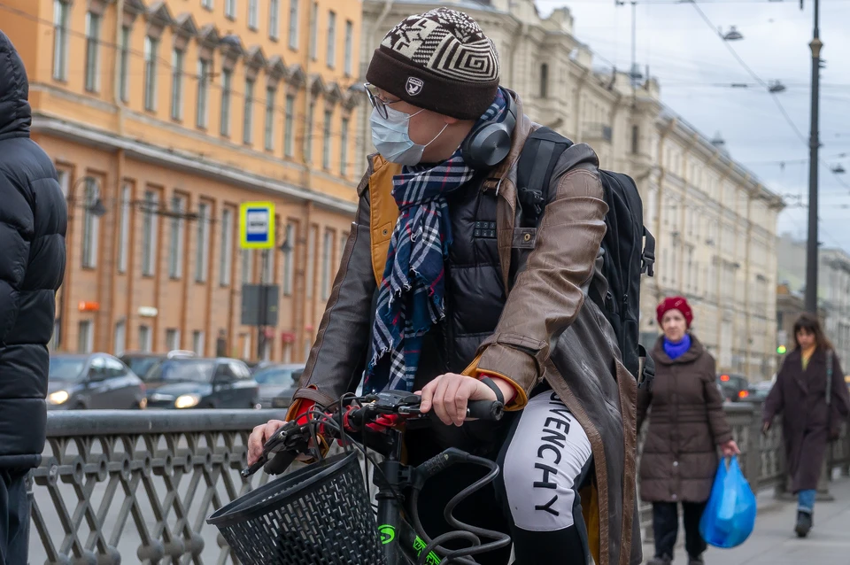 Суточная заболеваемость коронавирусом упала в два раза в Петербурге 13 сентября
