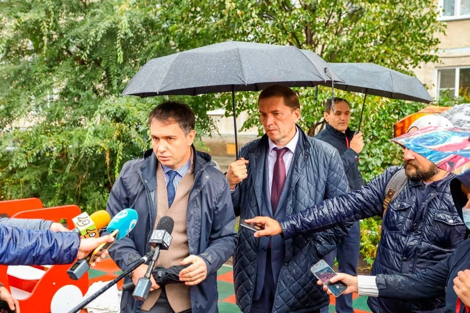 Дмитрий Асанцев и Виктор Игнатов. Фото предоставлено пресс-службой НРО партии «Единая Россия».