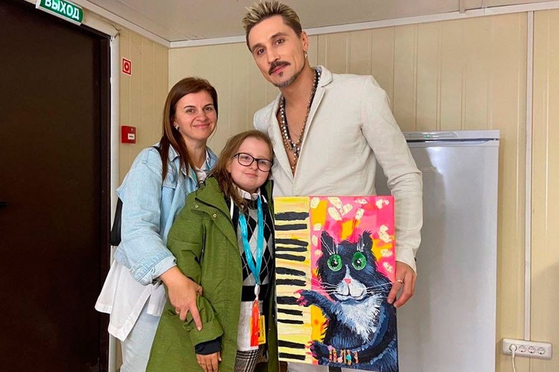 Девушка подарила Диме Билану картину с изображением его кошки. Фото: предоставлено героем публикации