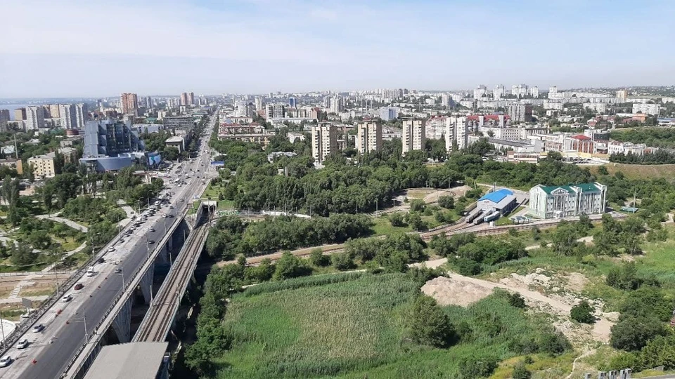 Архитекторы долго думали, что же построить в пойме реки Царица в части от Астраханского моста до до моста через Мечетку на 2й Продольной и решили, что там будет технопарк.