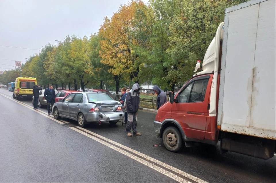 ДТП из четырех машин в Заволжье Фото: УГИБДД России по Тверской области