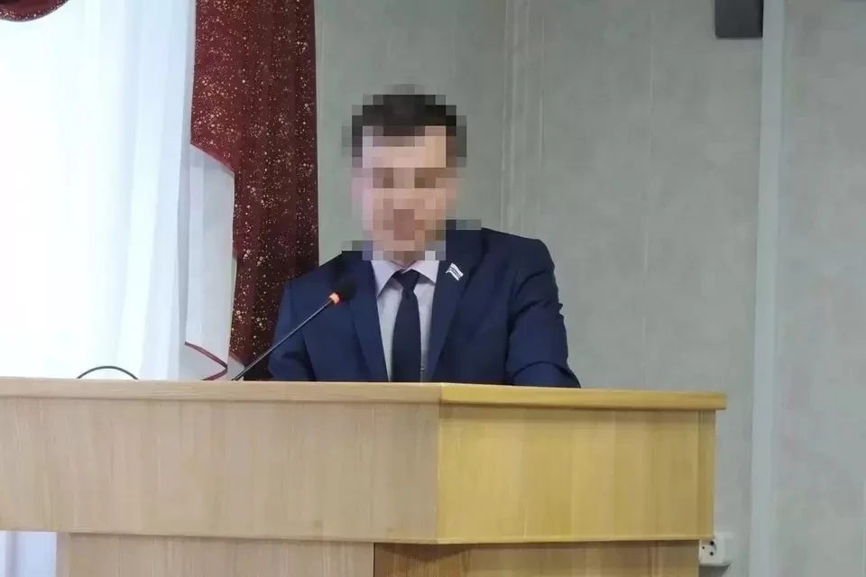 Помощнику депутата Заксобрания, обвиняемому в совращении школьников, продлили арест. Фото: соцсети