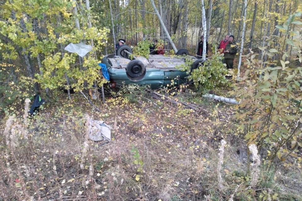 Водитель не справился с управлением и съехал в кювет. Фото: УГИБДД по Свердловской области