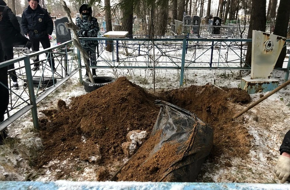 На кладбище в поселке Отрадный нашли труп мужчины со следами насильственной смерти. Фото: Следственный комитет по Свердловской области