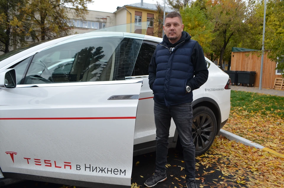 Предприниматель Максим Бурганов рассказал, какие достоинства и недостатки выявил у "Теслы" за месяц эксплуатации.