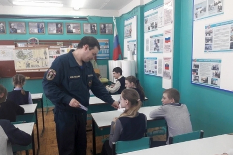 Добровольцы помогают тушить огонь в отдаленных районах