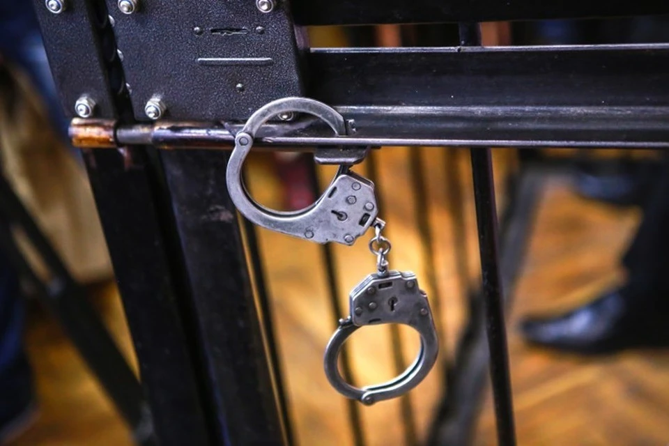 Погиб 54-летний пассажир, вылетевший из кабины. Его придавило столбом.