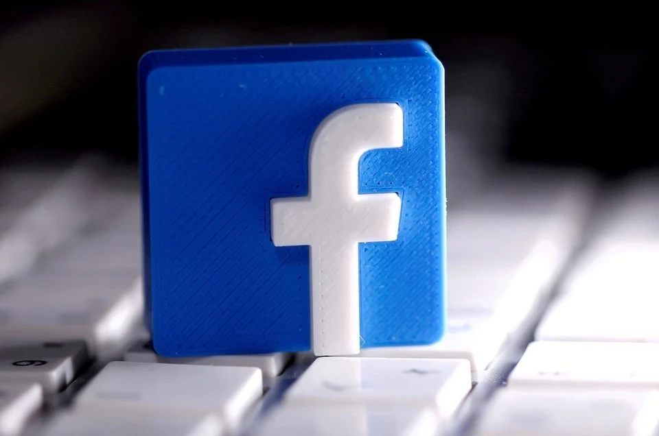 Захарова прокомментировала сбои в работе Facebook
