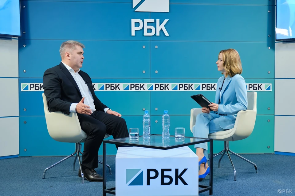 Говоря о главных итогах периода пандемии, Евгений Абузов рассказал о цифровой трансформации Банка Уралсиб, которая стала очень успешным опытом внедрения новых моделей работы с бизнес-клиентами.
