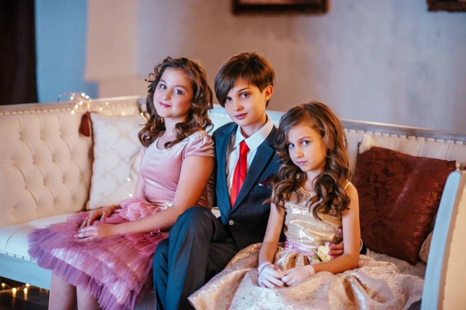 Видео семья пригласила. Красивые российские дети из обычных семей.