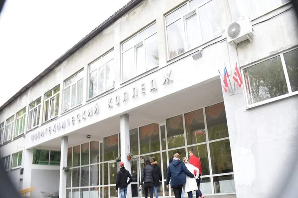 Спустя три года керченский политехнический колледж живет обычной жизнью. Фото: Архив КП