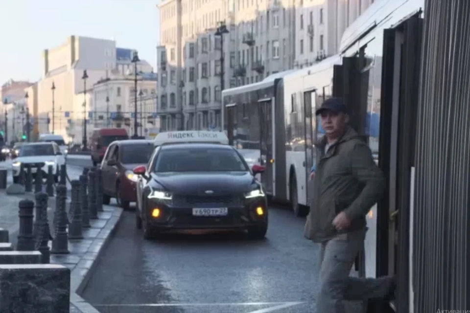 У "Галереи" в Петербурге усилили контроль за нелегальной парковкой таксистов. Фото: комитет по транспорту Петербурга