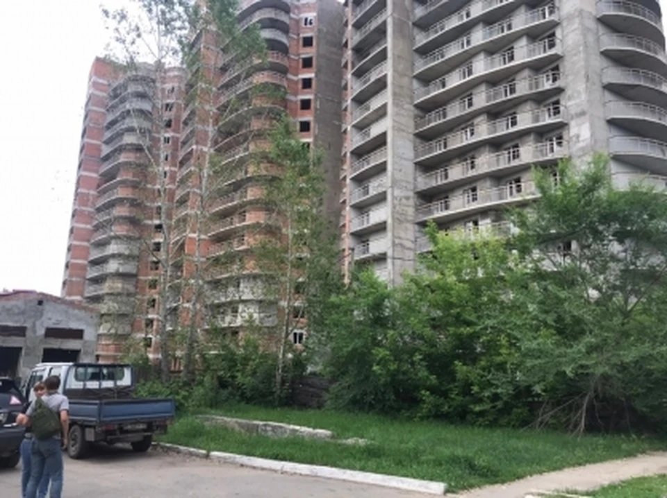 В Хабаровске снесли опасную постройку
