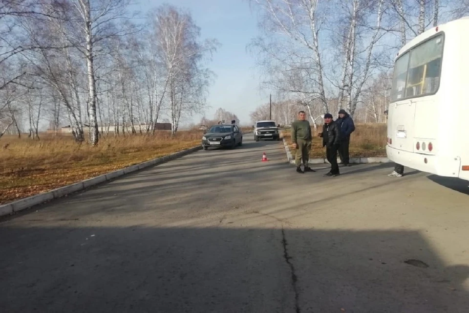 Под Новосибирском 19-летний пешеход попал под колеса автобуса. Фото: ГИБДД по Новосибирской области.