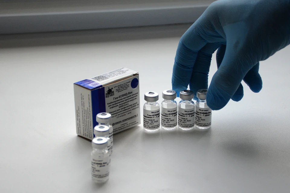 Необязательность исполнения режима ограничений - одна из причин небольшого числа вакцинированных, считает член общественной палаты