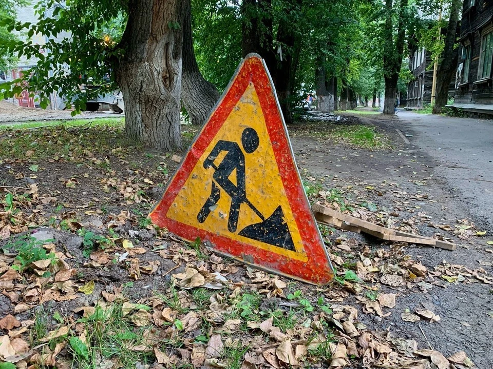 Раскопки - коварное дело. Их в Томске в этом году немало, утверждает санитарная милиция. Часть дорог и тротуаров коммунальщики успеют восстановить осенью, остальные засыплют инертным материалом.