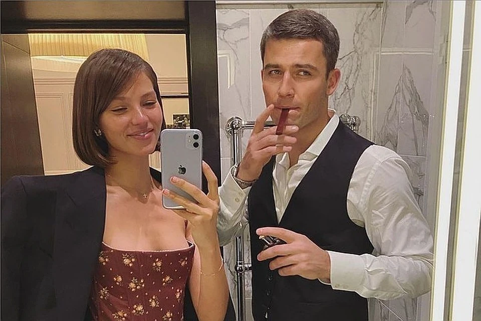 О свадьбе модели Алеси Кафельниковой и бизнесмена Георгия Петришина стало известно в мае этого года. Фото: Инстаграм.