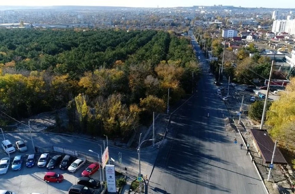 В Симферополе продолжают бороться с незаконными конструкциями. Фото: пресс-служба администрации крымской столицы