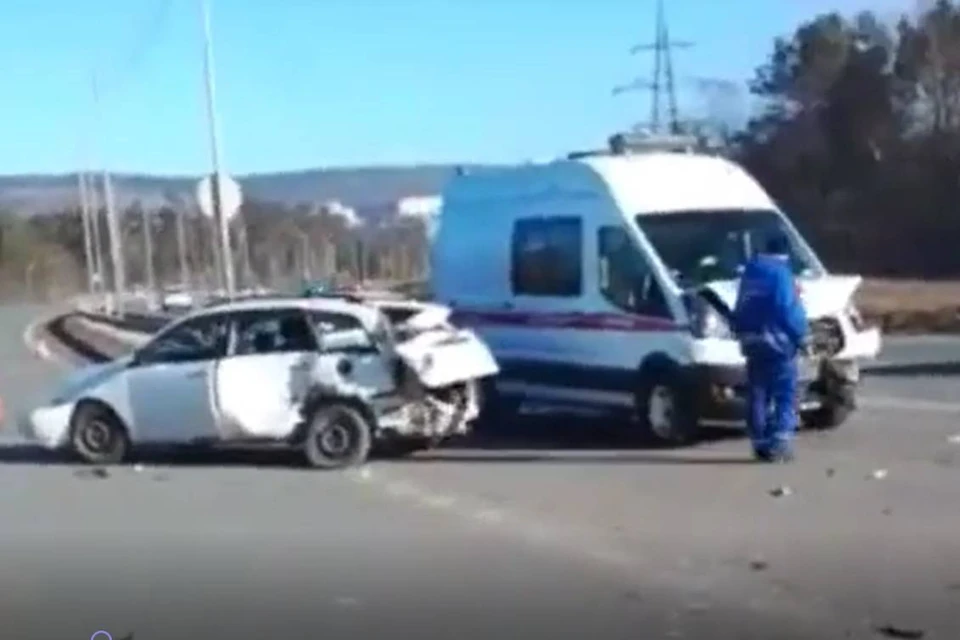 «Тойота» столкнулась с машиной скорой помощи в Братске