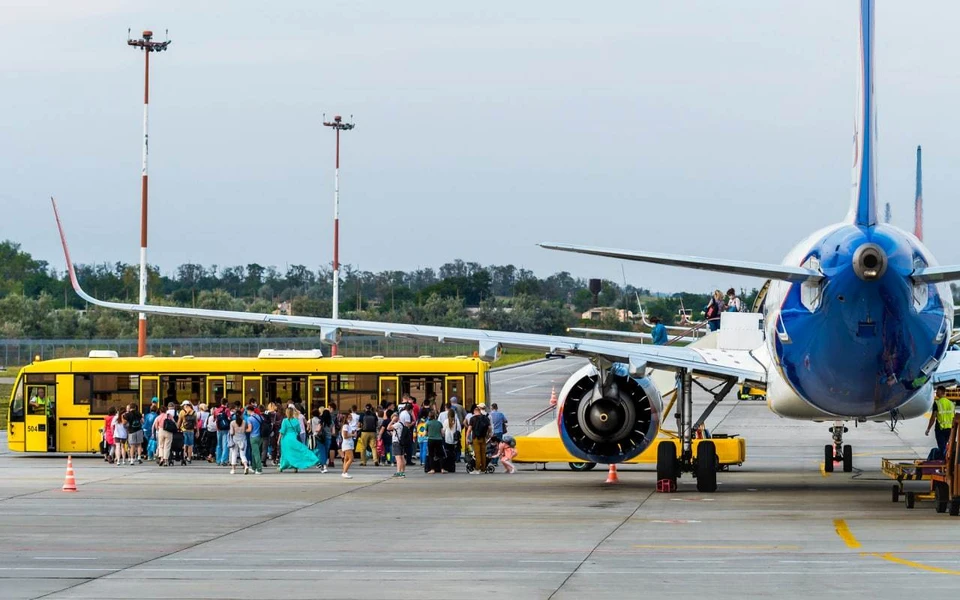 Пассажиры рассказали про поиски пледа в самолете. Фото: t.me/SouthAirports