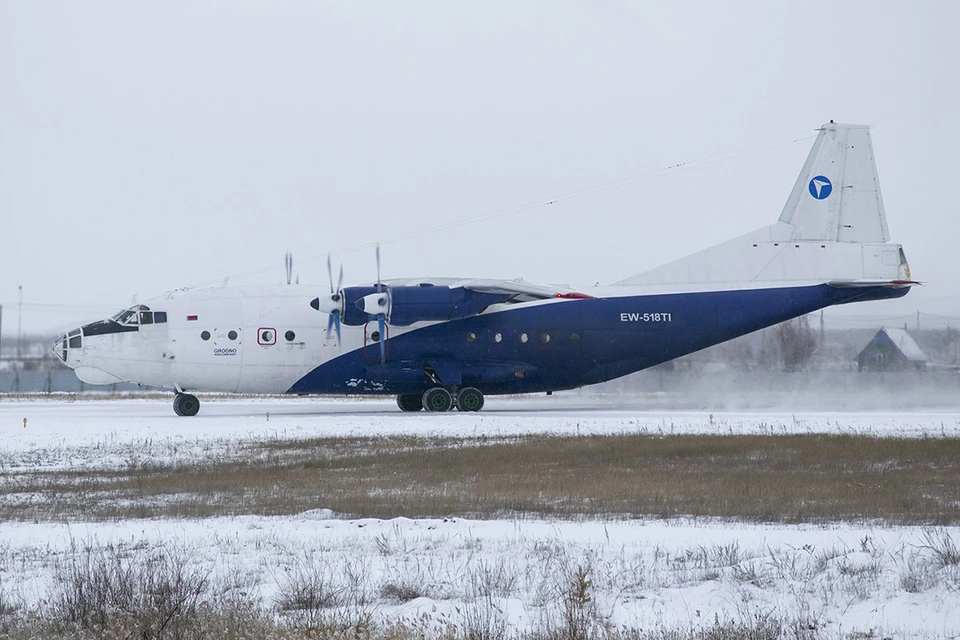 Один из двух черных ящиков потерпевшего крушения самолет Ан-12 нашли.Фото: Spotting YKT/russianplanes.net