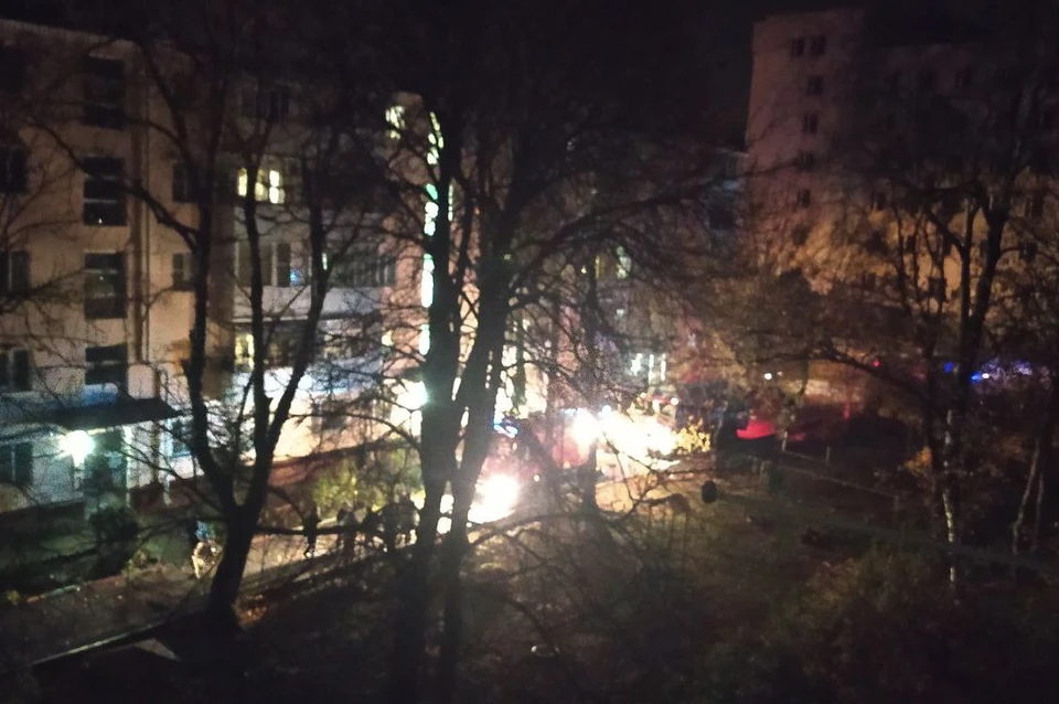 Жильцам соседних домов пришлось поволноваться.