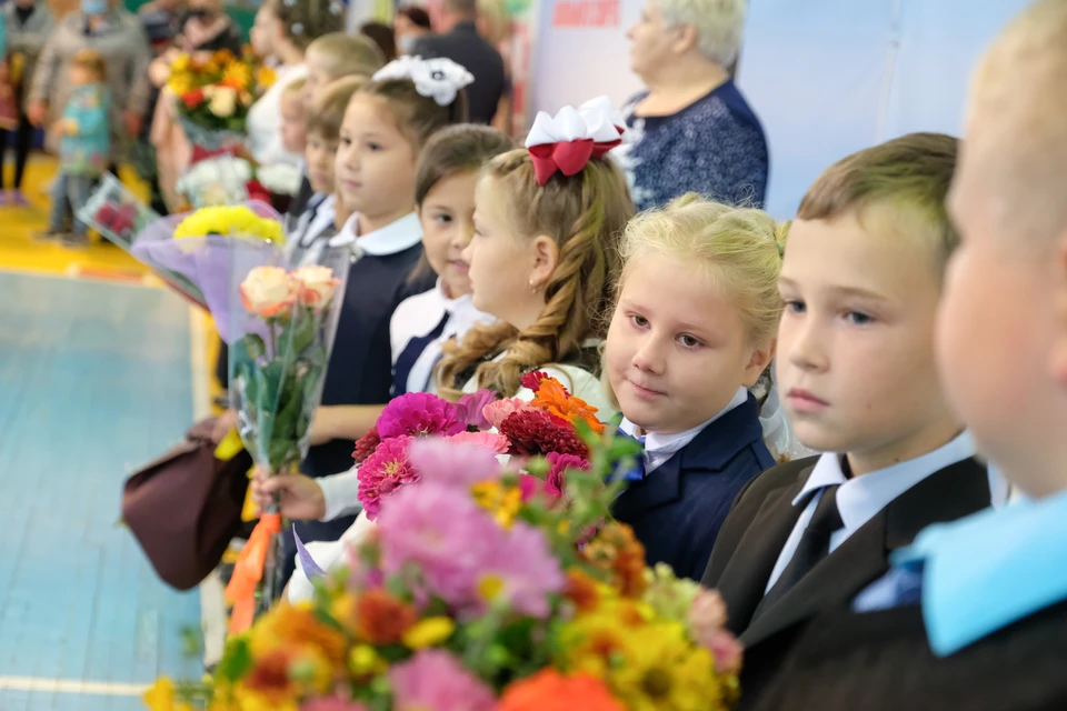 8 ноября школьники выйдут на учебу с каникул.