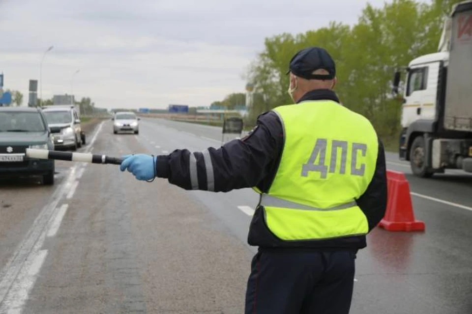 Дорожные полицейские ловили пьяных водителей не только в городе, но также на въездах и выездах из него