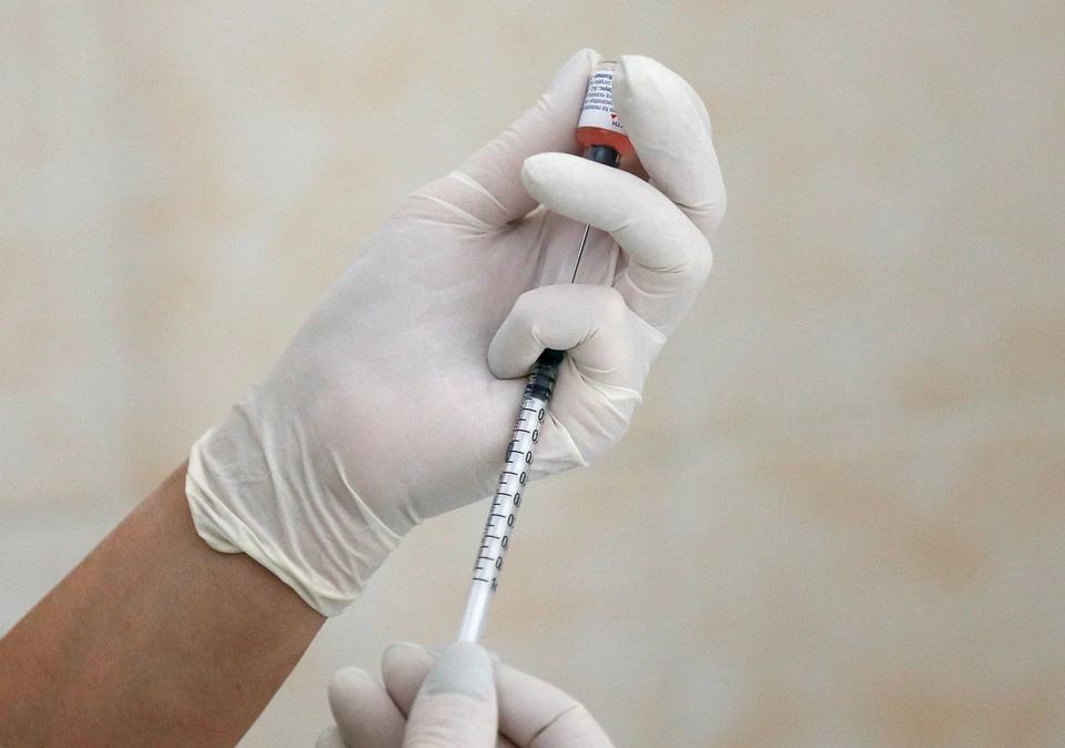 Результаты первых фаз испытаний вакцины "Спутник М" говорят об ее эффективности и безопасности